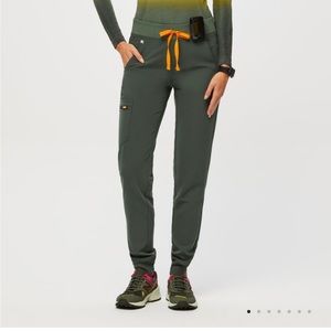 Zamora high waisted jogger scrub